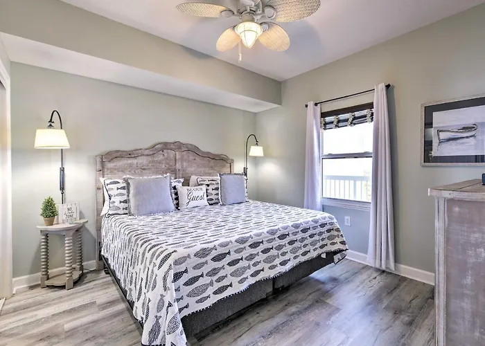 Panama City Beach Condo With Free Beach Service!